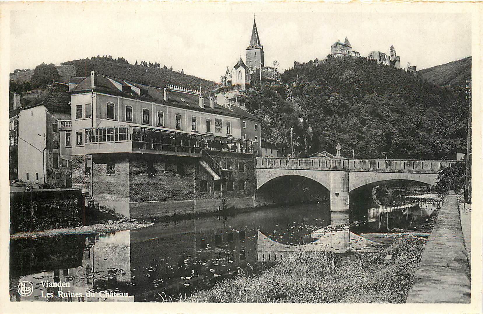 CPA Vianden Les Ruines du Chateau 
