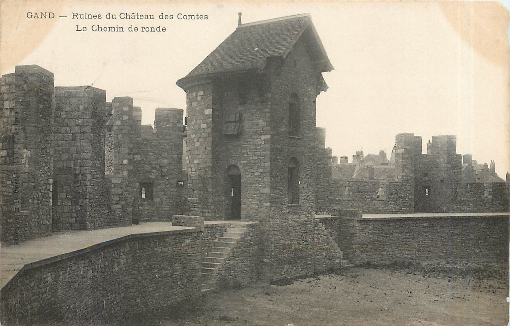 CPA Gand Ruines du Chateau des Comtes Le Chemin de ronde 