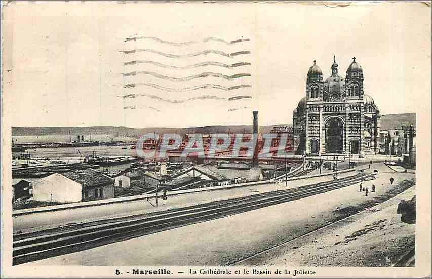 CPA Marseille - La Cathedrale et le bassin de la Joliette