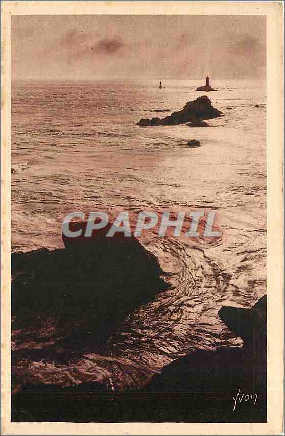 CPA Pointe du Raz Finestere - L'Eperon du Raz et le Phare de la Vieille