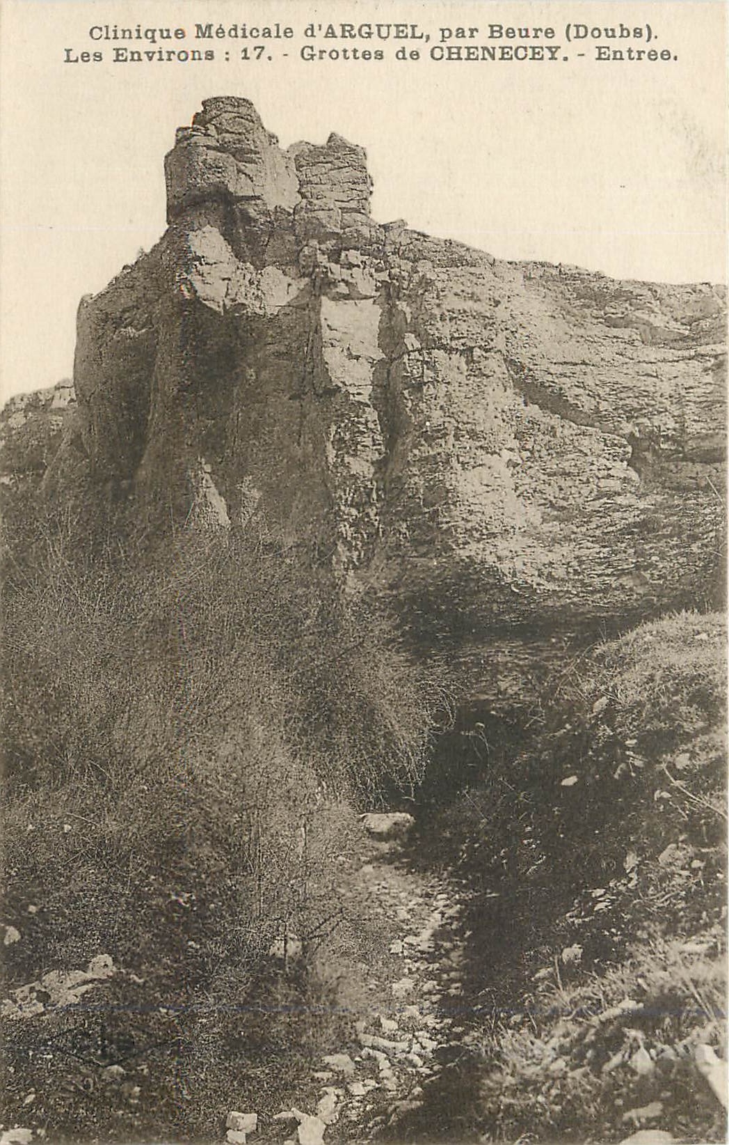 Grottes de Chenecey — Entrée — Clinique Médicale d'Arguel, par Beure (Doubs)