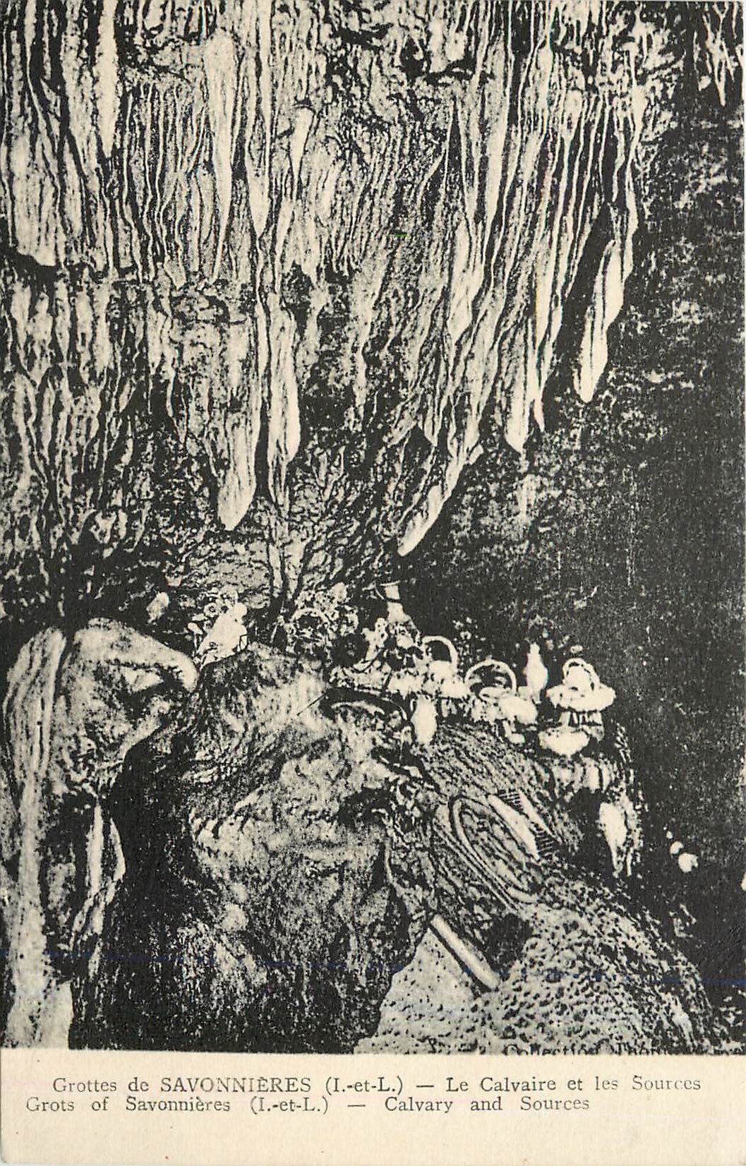 CPA Grottes de Savonnieres - Le Calvaire et les Sources