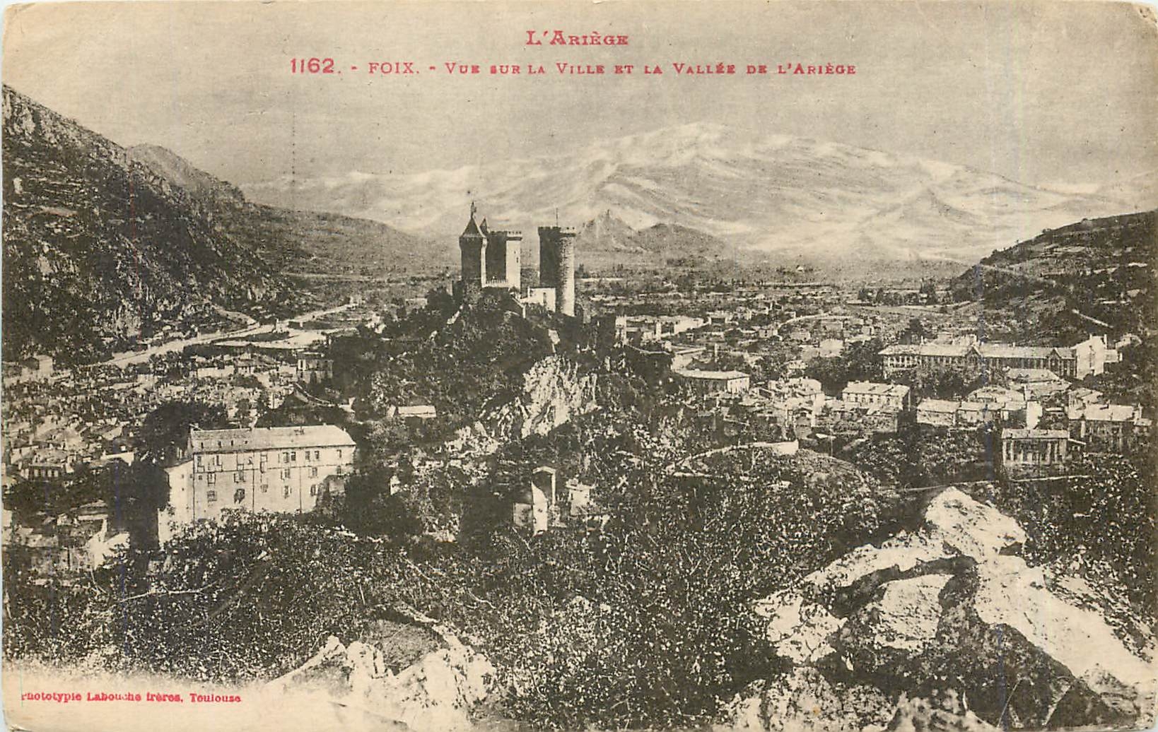 CPA Foix - Vue sur la ville et la Vallee de l'Ariege 
