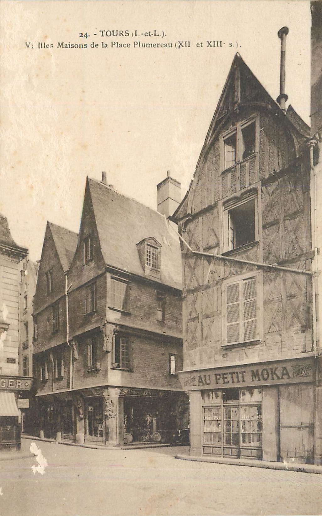 CPA Tours - Vieilles  Maisons de la Place Plumereau