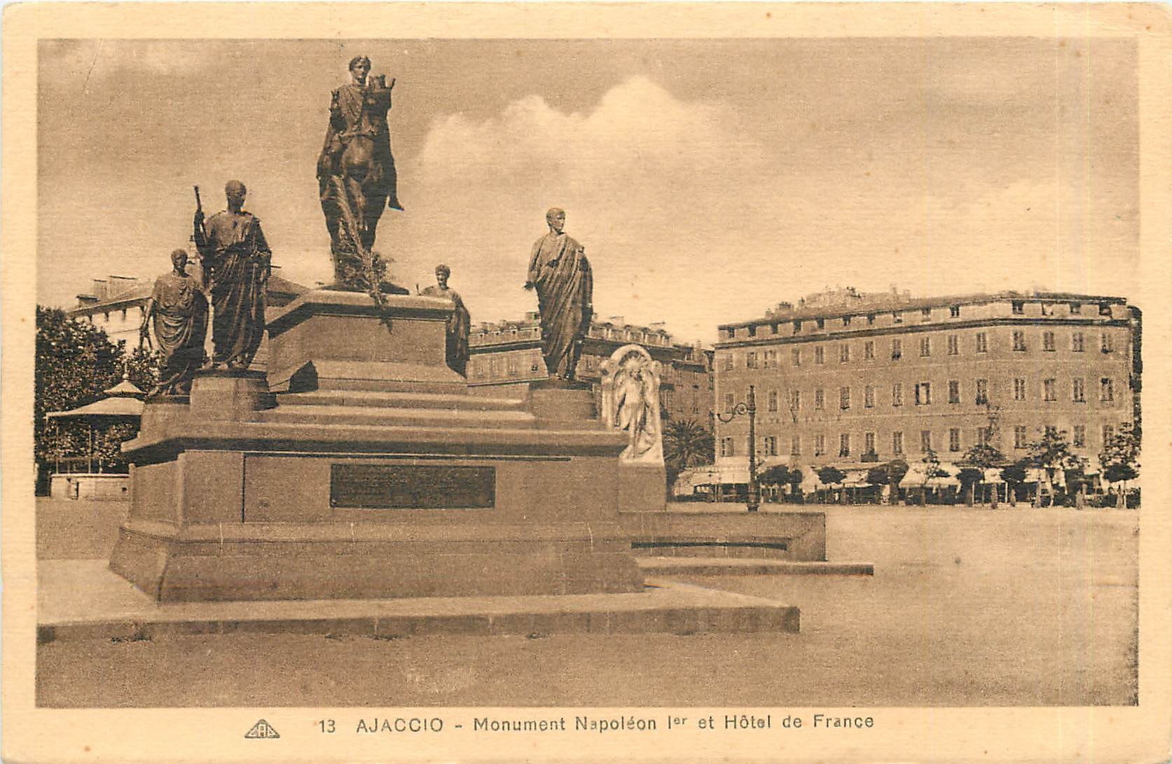 Ajaccio - Monument Napoléon Ier et Hôtel de France