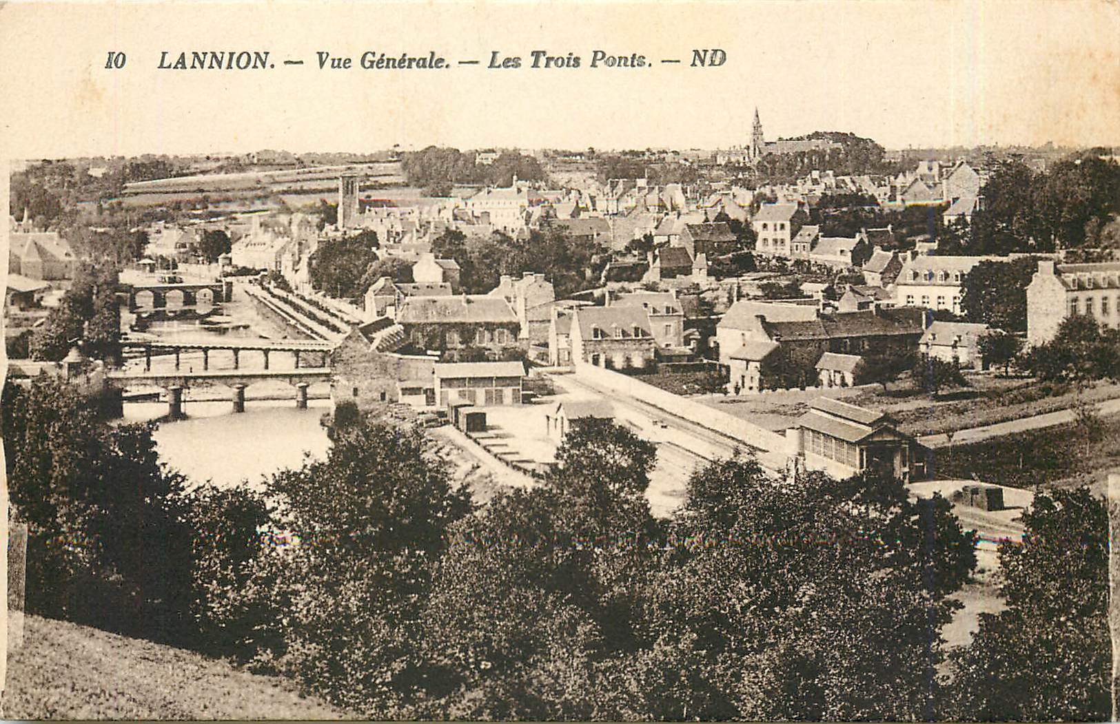 CPA Lannion - Vue Generale - Les trois Ponts
