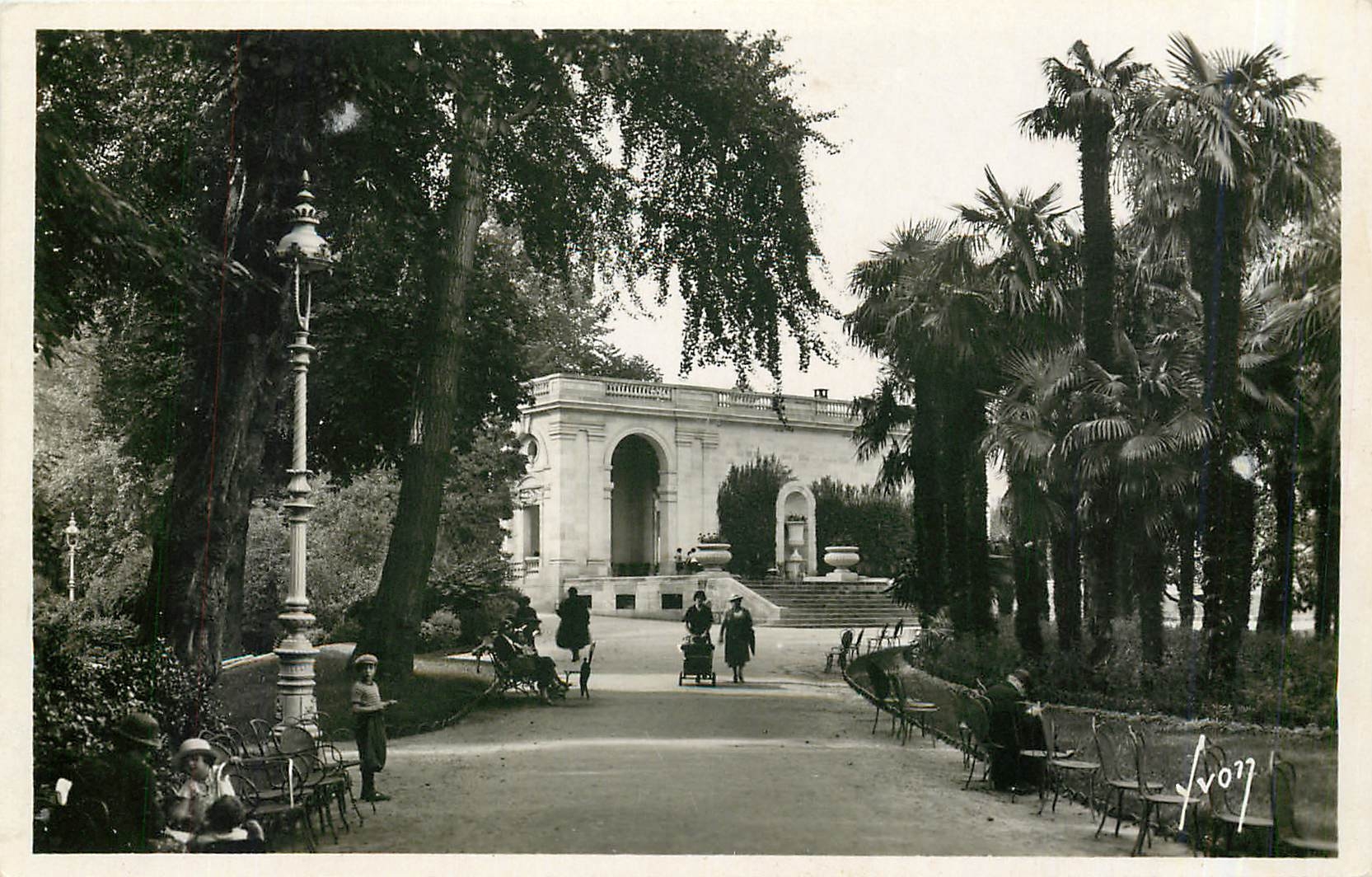 CPM Bordeaux Gironde - Le jardin public