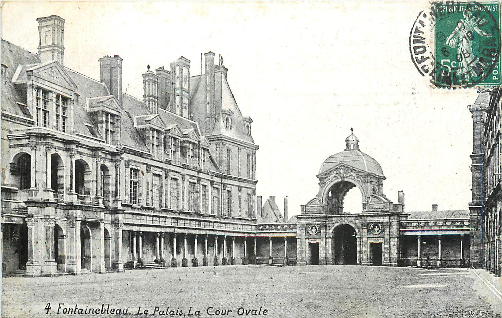 Fontainebleau. Das Schloss, der Ovalhof — Verlag G.B.N.G. n°4