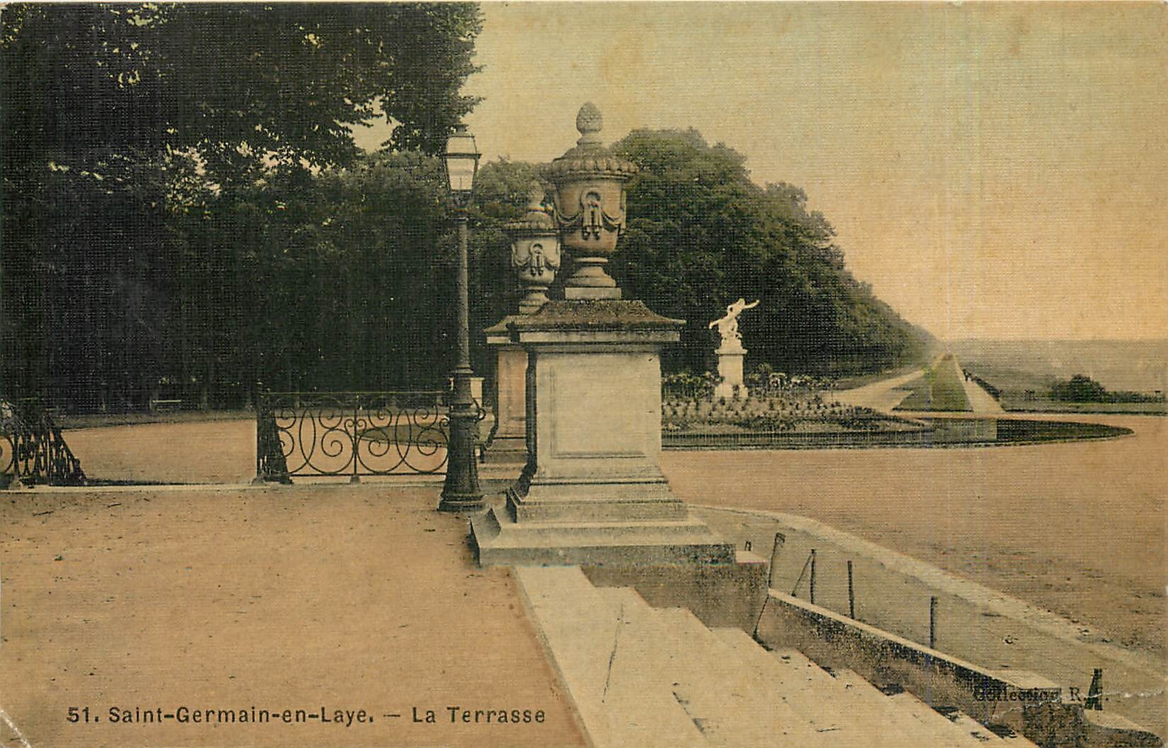 CPA Saint-Germain-en-Laye  -  La Terrasse