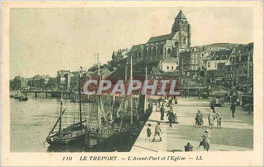 CPA Le Treport  -  L'Avant-port et l'Eglise Bateaux