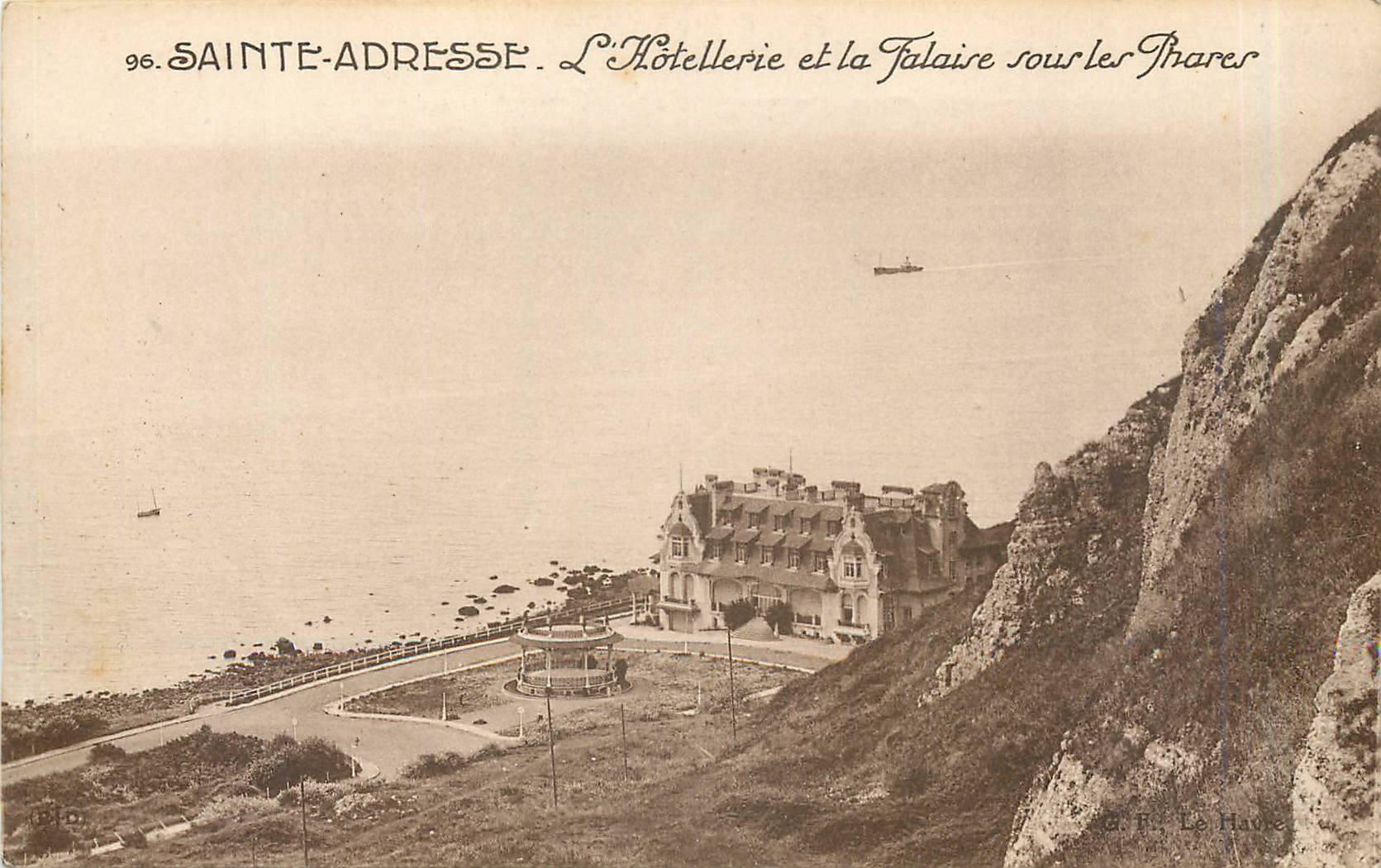 CPA Sainte-Adresse  L'Hotellerie et la Falaise sous les Phares