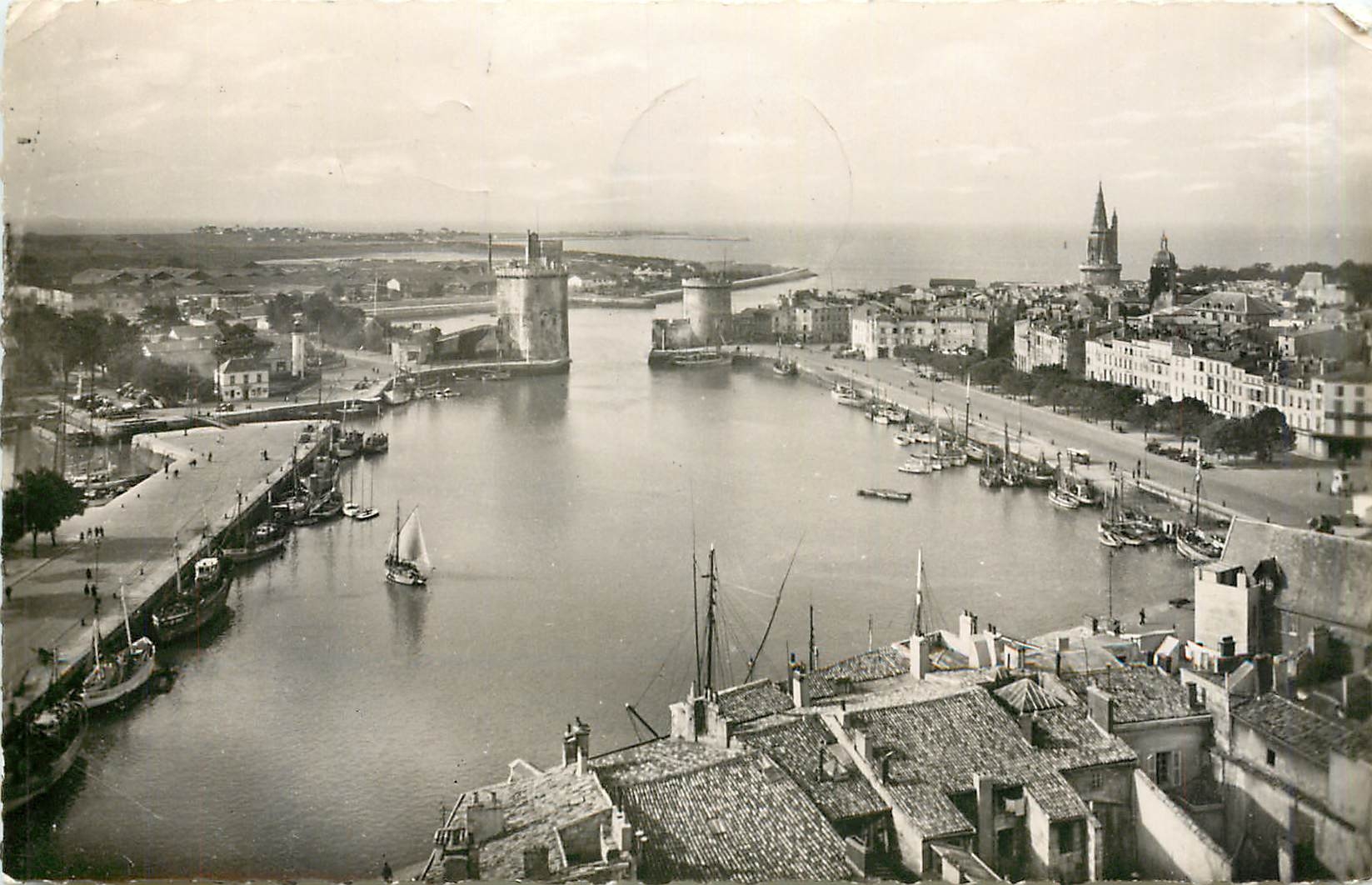 La Rochelle — Vue Générale du Port — Éditions Photo du Grand Paris