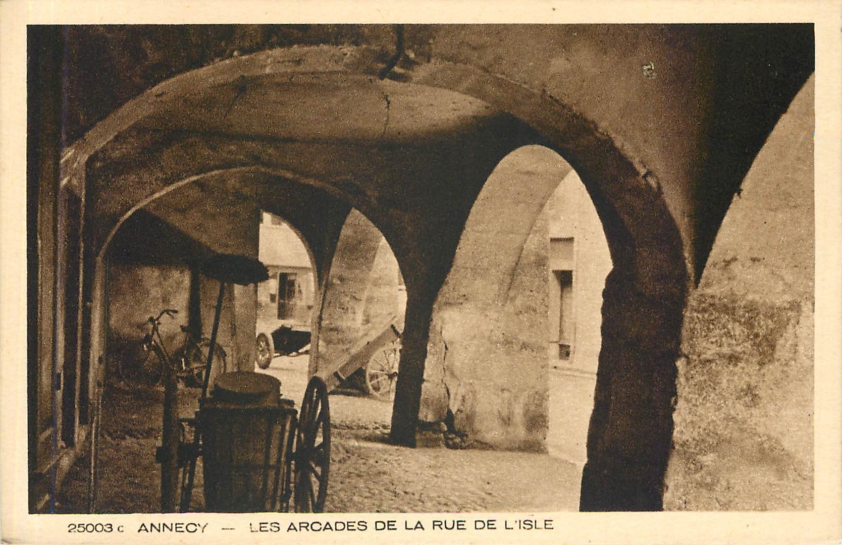 Annecy — Die Arcaden der Rue de l'Isle — Sammlung Deux Savoies