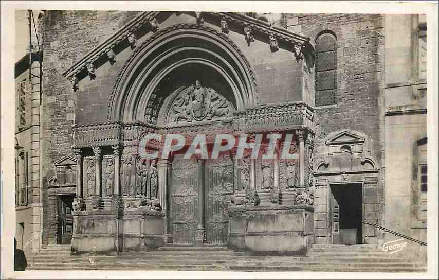 CPA Arles-en-Provence - Portail de la cathedrale St-Trophime