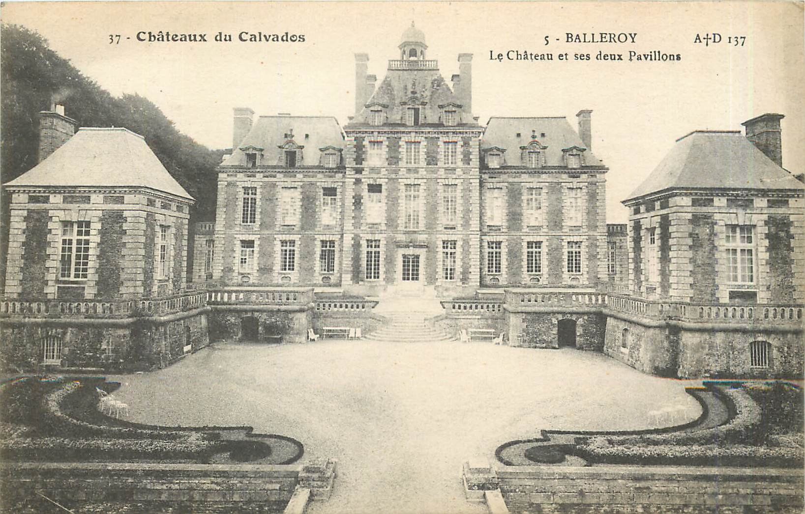 CPA Château du Calvados - Balleroy le château et ses deux pavillons