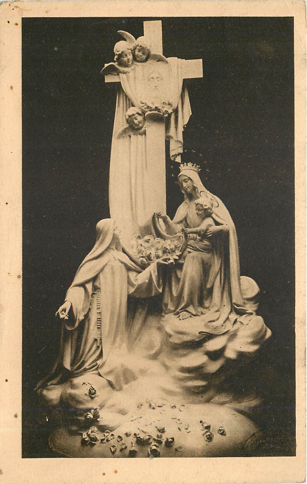 CPA la Chapelle des Carmelites de Lisiseux - Groupe sculpte dominant le Maitre-Autel