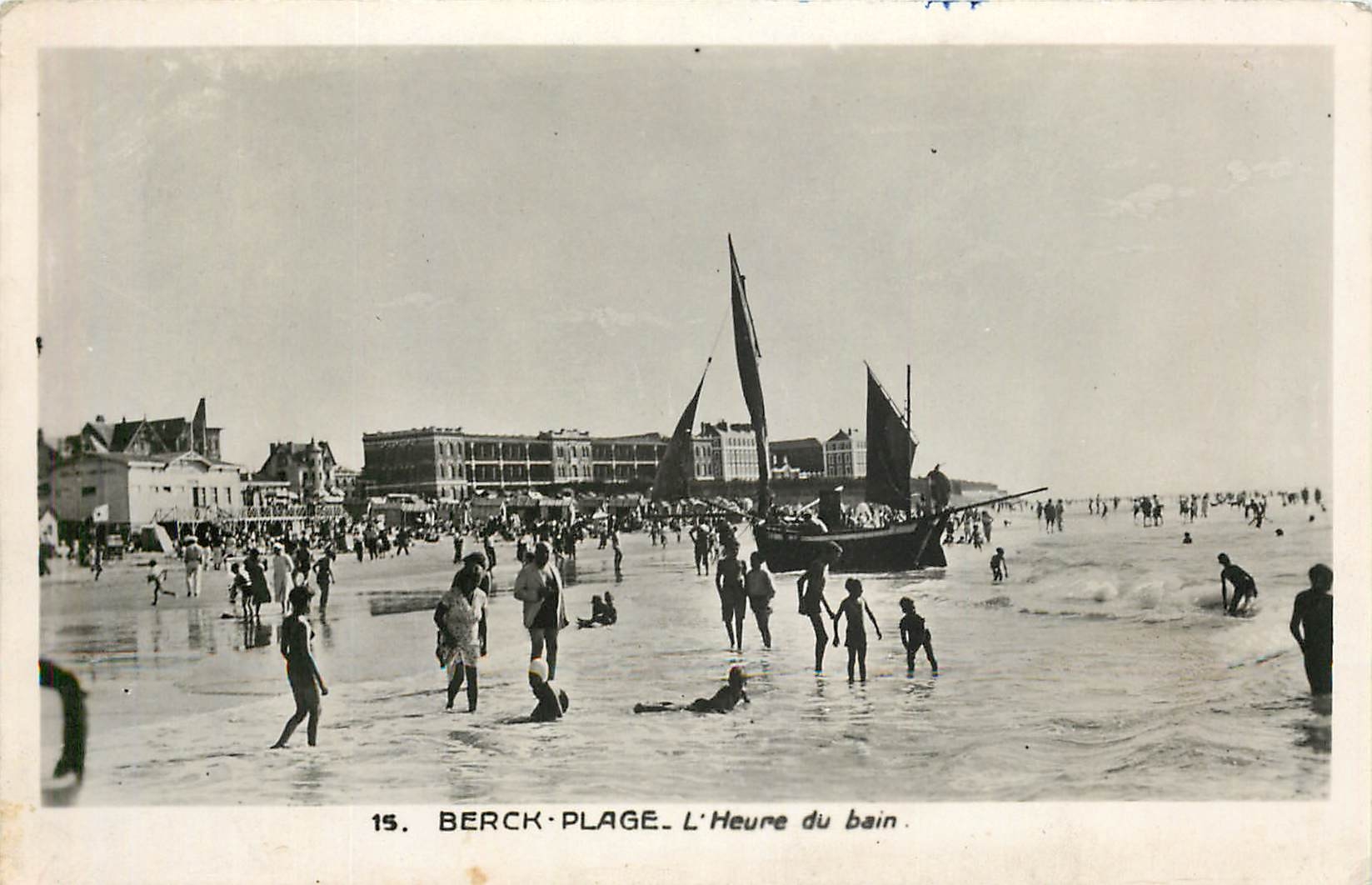 CPA Berck-Plage - l'heure du bain Bateau