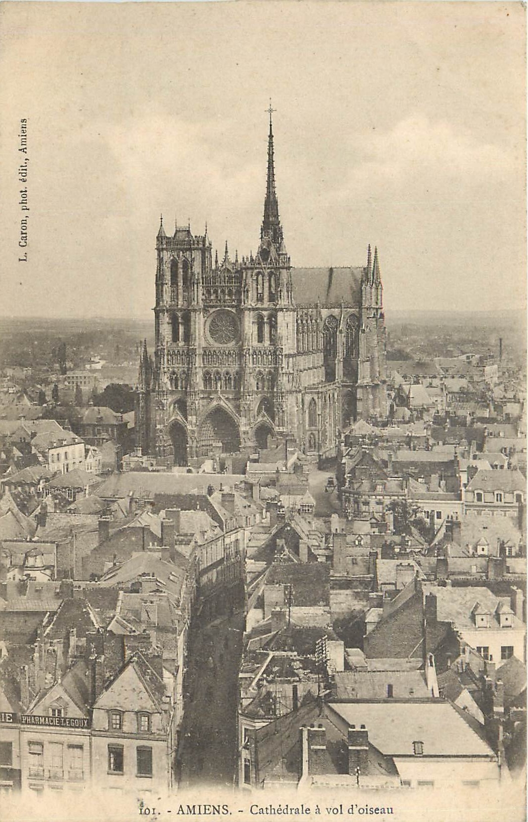 CPA Amiens - Cathedrale a vol d'oiseau