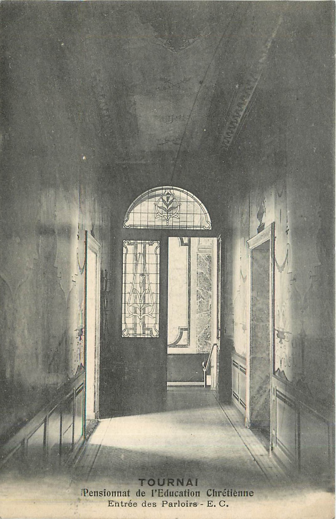 CPA Tournai - Pensionnat de l'education chretienne - entree des parloirs