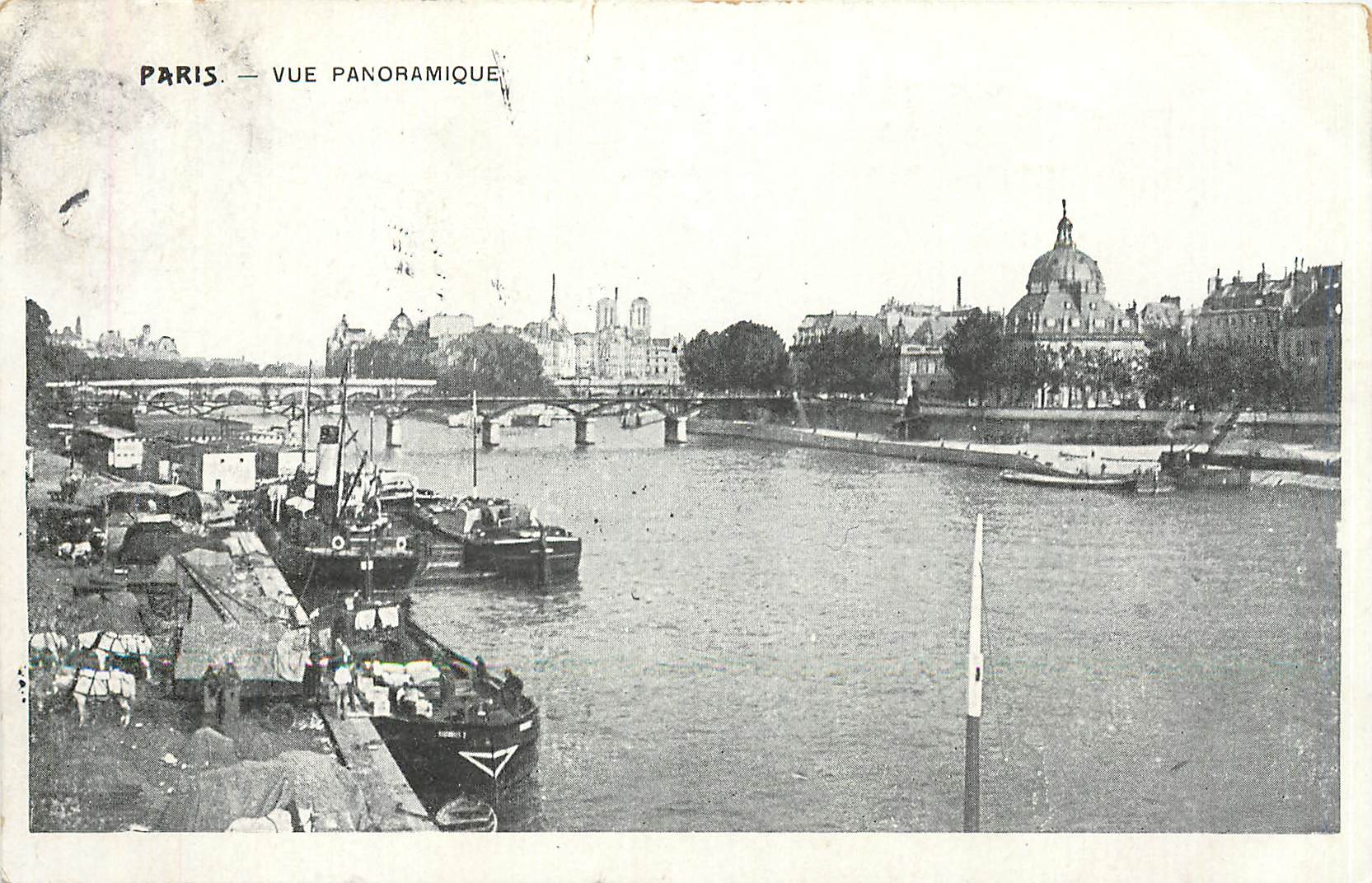 CPA Paris vue panoramique Bateaux