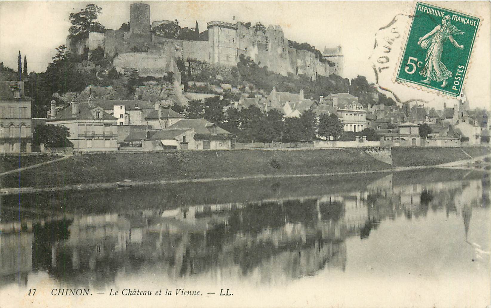CPA Chinon le château et la Vienne