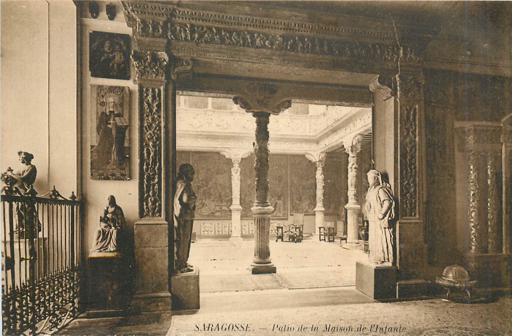 CPA Saragosse Patio de la Maison de l'Infante