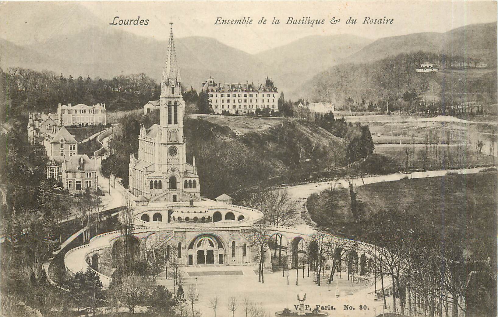 CPA Lourdes ensemble de la Basilique et du Rosaire