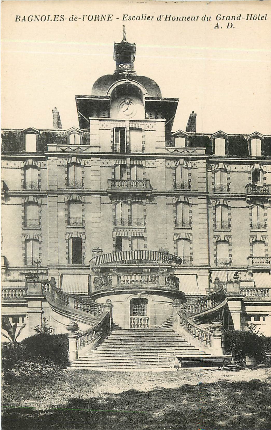 Bagnolles-de-l'Orne - Escalier d'Honneur du Grand-Hôtel - A. D.