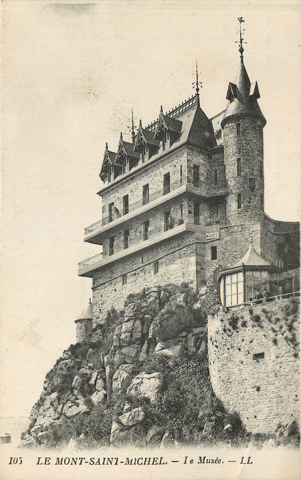 CPA le Mont St-Michel le musee