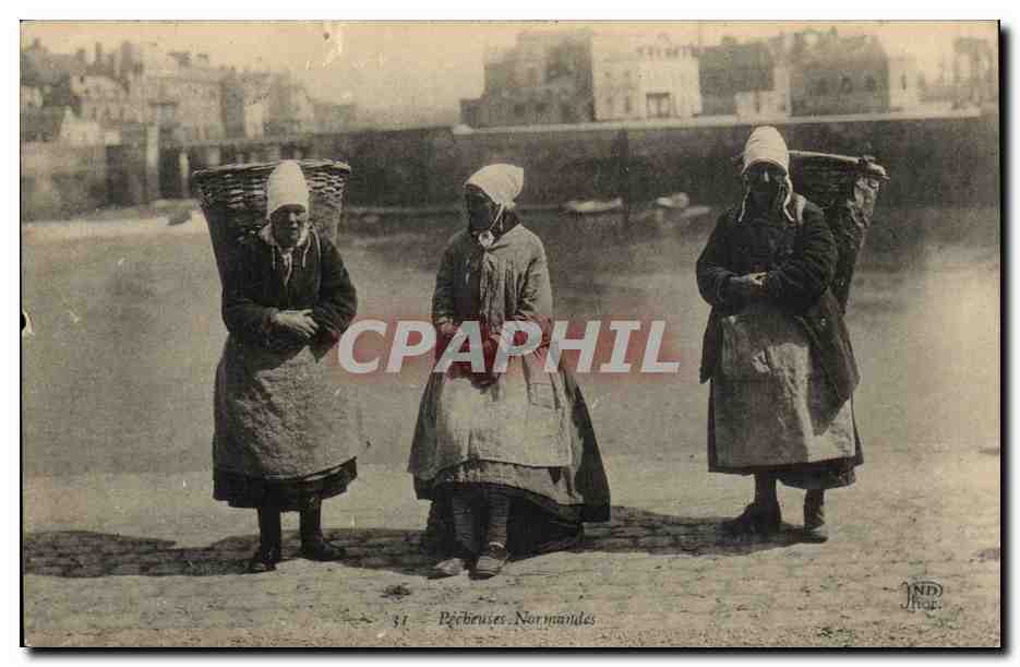 CPA Pecheuses normandes ( folklore coiffe costume Normandie ) 