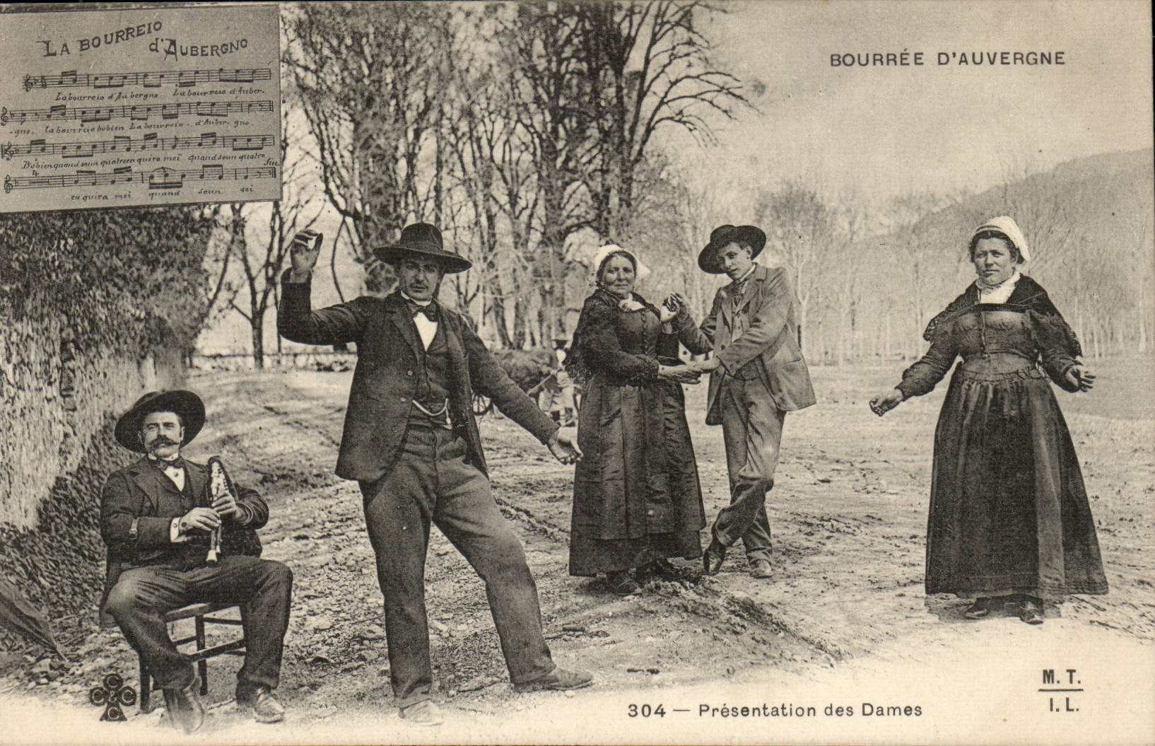 CPA Bourree d'Auvergne Presentation des dames ( folklore coiffe costume ) TOP