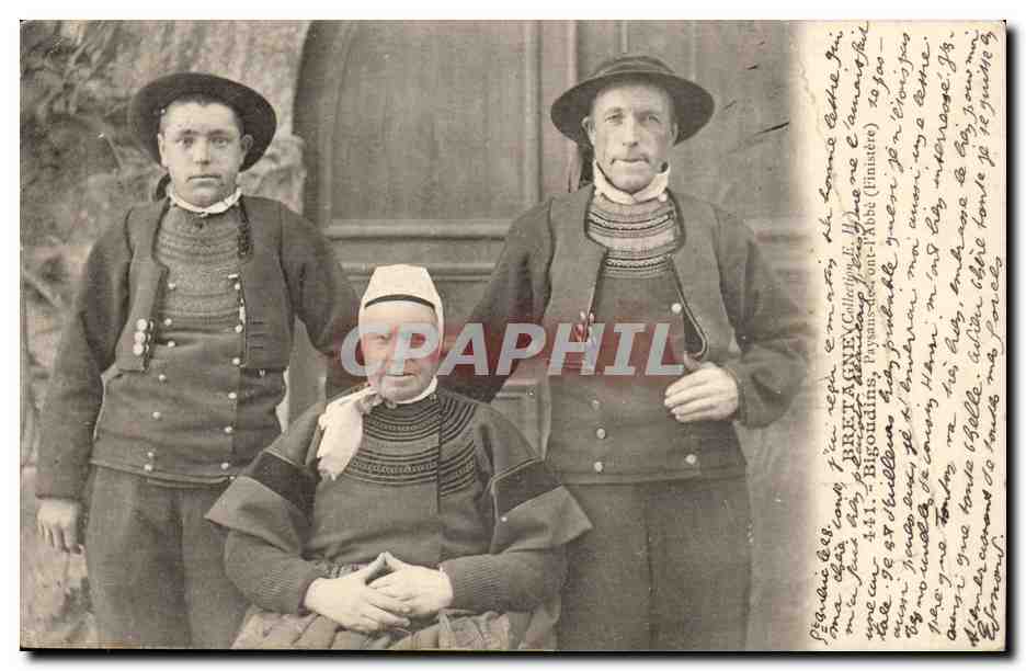 CPA Bigoudins Paysans de Pont l'abbe ( folklore coiffe costume ) 