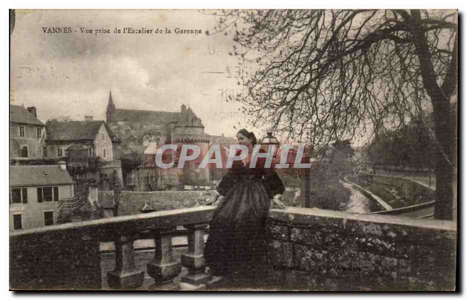 CPA Vannes Vue prise de l'escalier de la Garenne ( folklore coiffe costume ) 