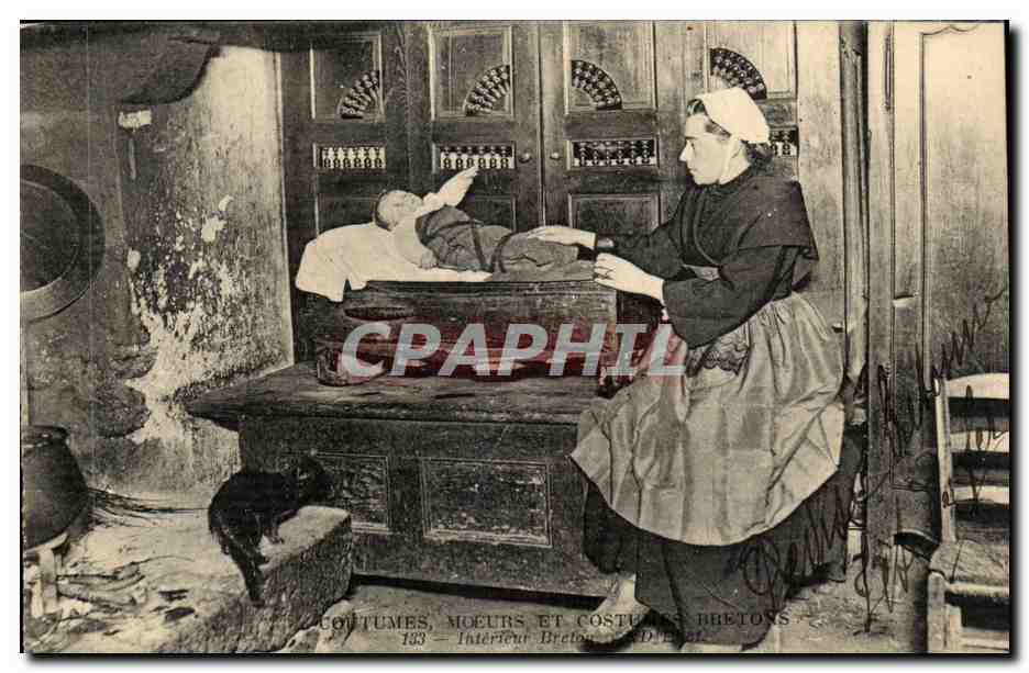 CPA Coutumes Interieur breton ( folklore coiffe costume ) 