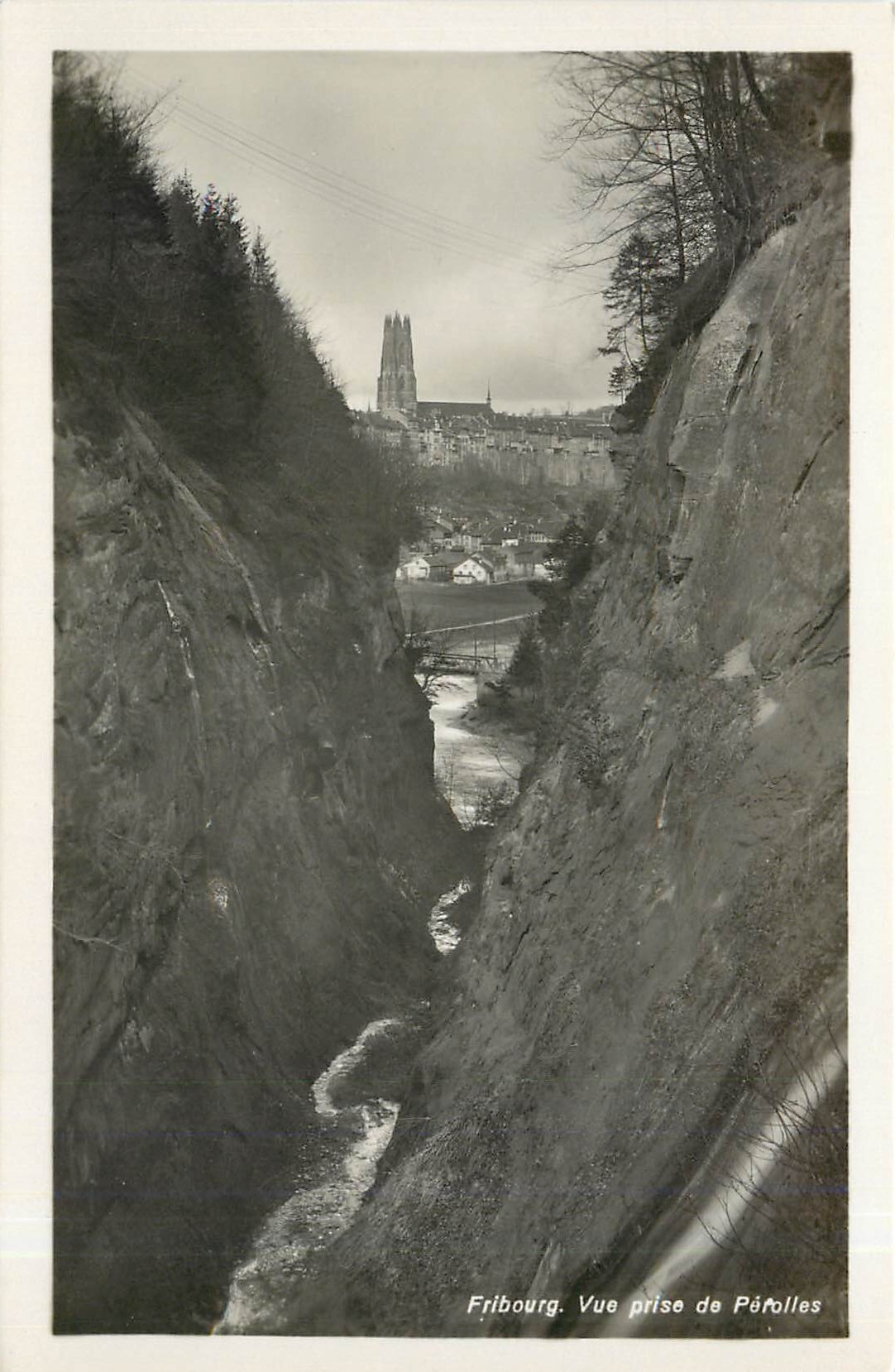 CPA Fribourg vue prise de Perolles 