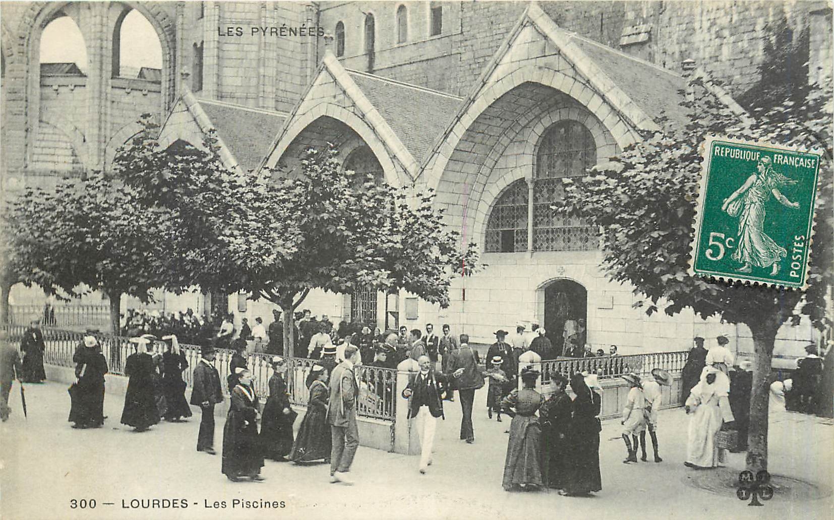 CPA Les Pyrenees Lourdes les piscines 