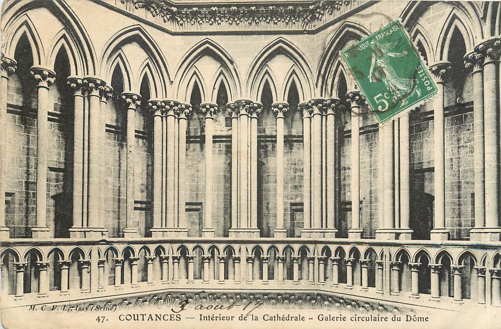 CPA Coutances interieur de la Cathedrale galerie circulaire du Dome 
