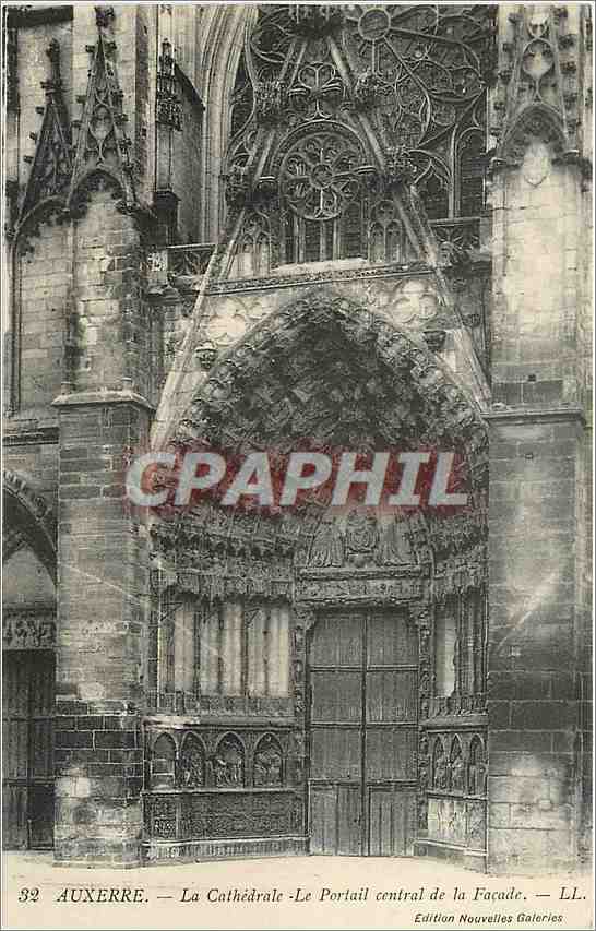 CPA Auxerre la Cathedrale le Portail central de la facade 