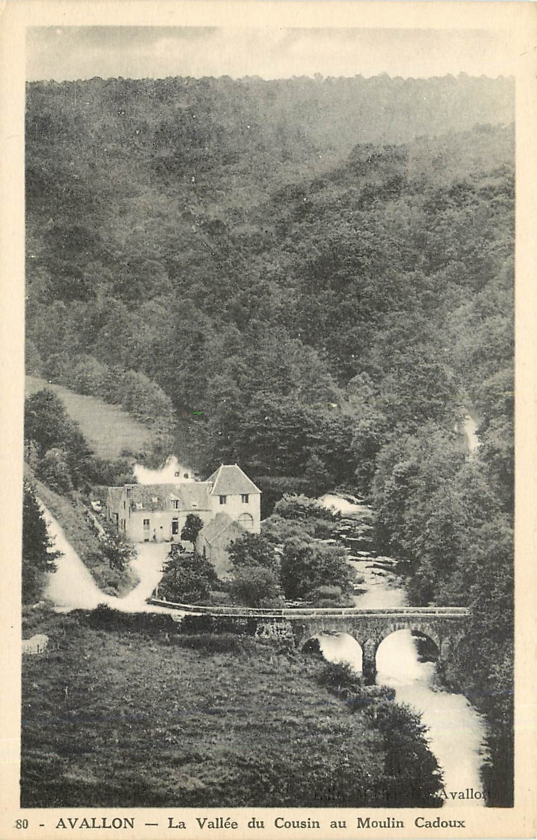 CPA Avallon la valle du cousin au moulin Cadoux 