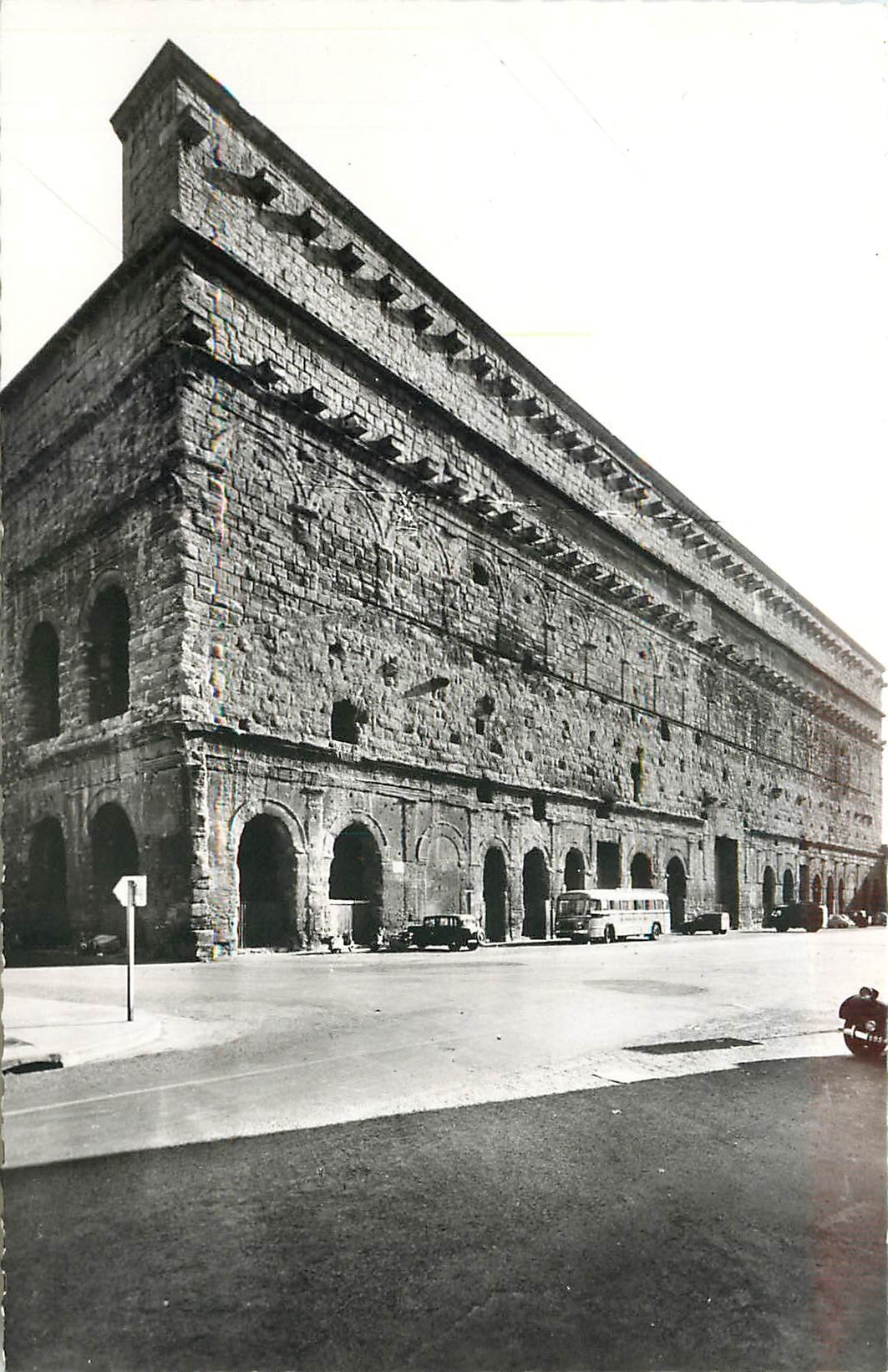 CPM Orange Vaucluse vue exterieure du Theatre Antique 