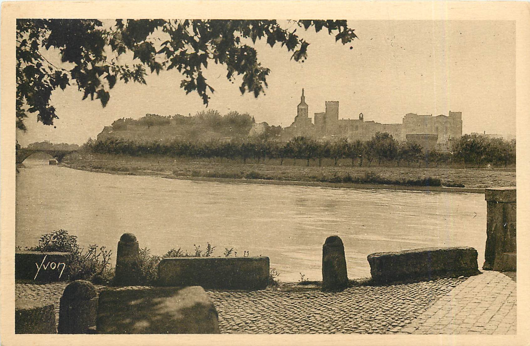 CPA Avignon le Rhone et le Chateau des Papes 