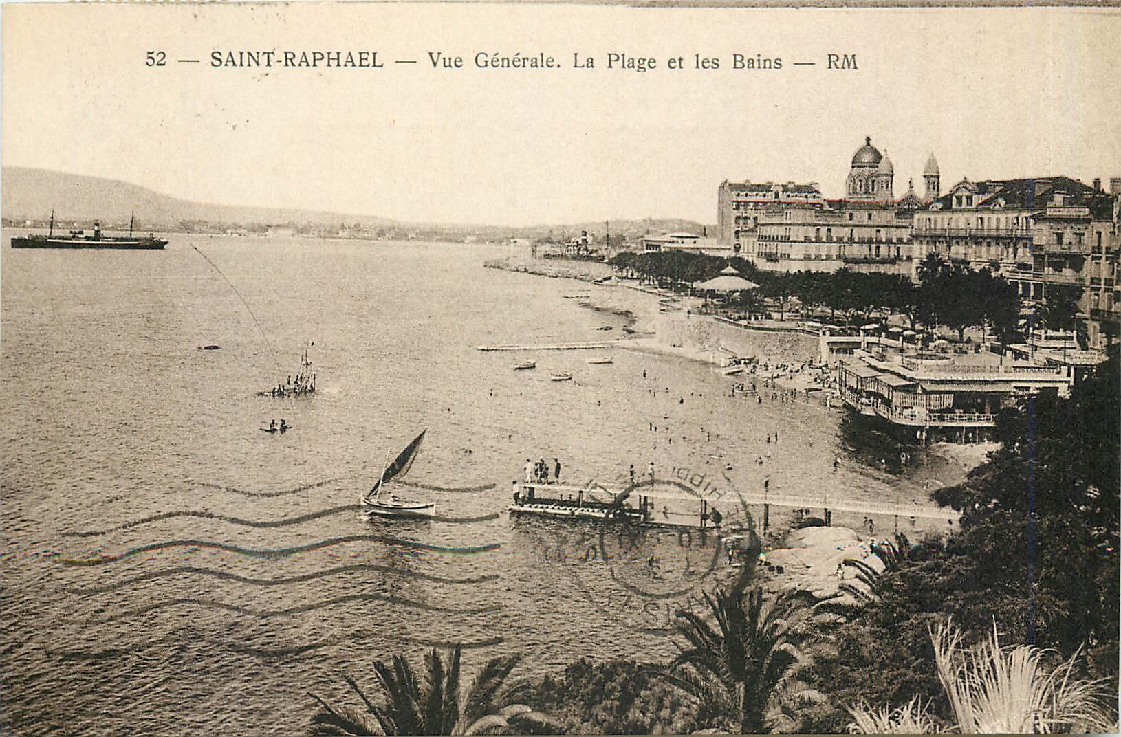 CPA Saint Raphael vue generale la plage et les Bains 