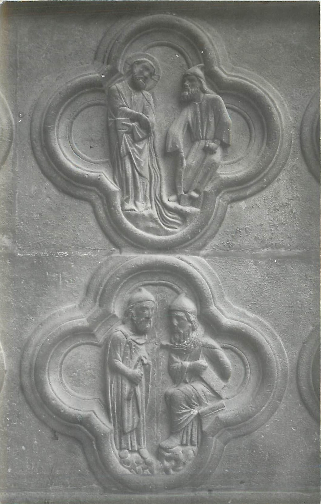 CPA Photographie documentaire E Regnaut Place Notre Dame Amiens collection complete de la Cathedrale