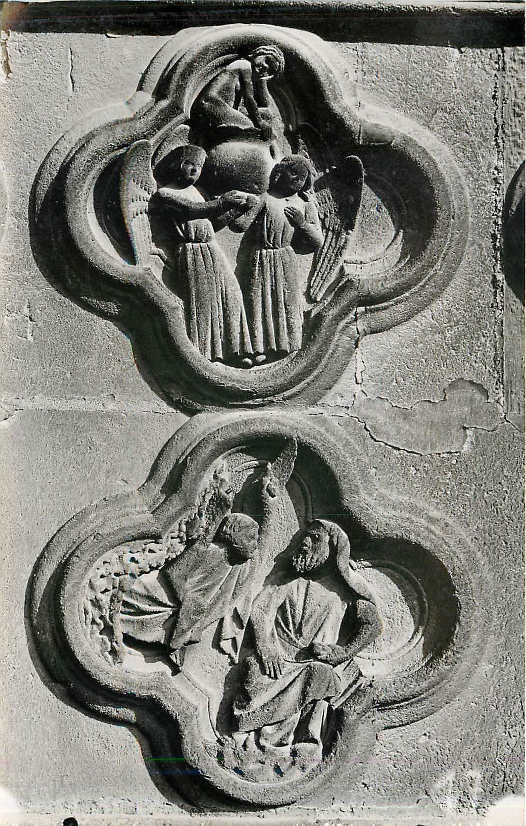 CPA Photographie documentaire E Regnaut Place Notre Dame Amiens collection complete de la Cathedrale