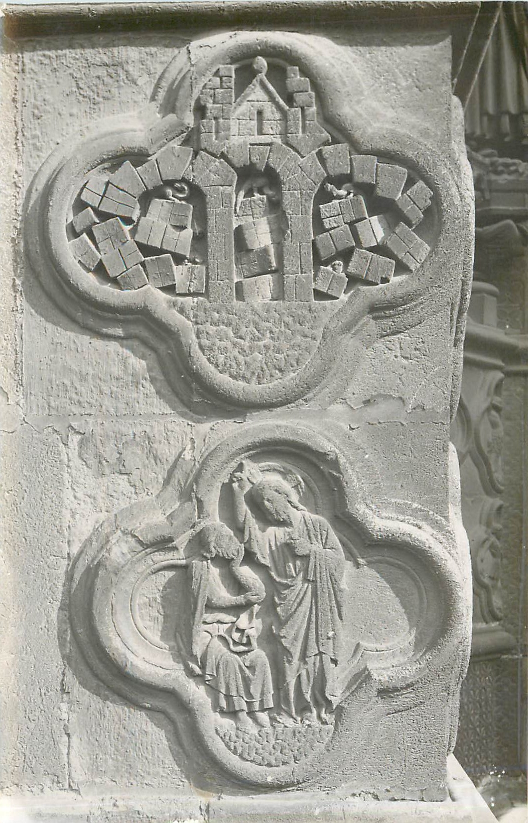 CPA Photographie documentaire E Regnaut Place Notre Dame Amiens collection complete de la Cathedrale
