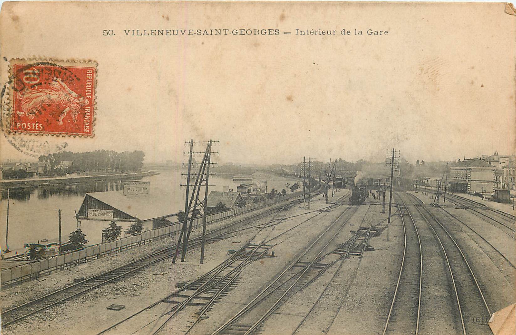 CPA Villeneuve Saint Georges Interieur de la Gare Train