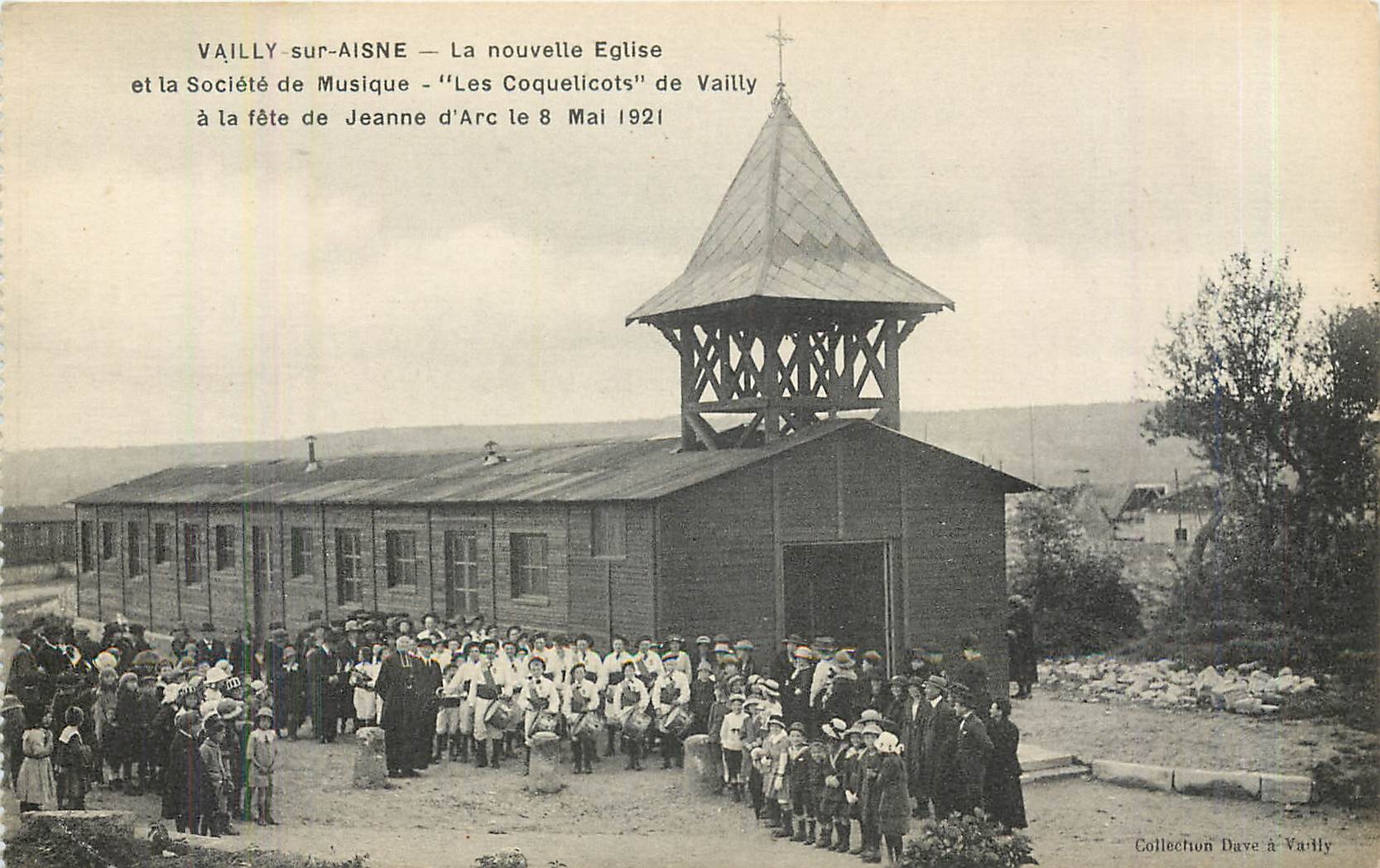 CPA Vailly sur Aisnela Nouvelle Eglise et la Societe de Musique les Coquelicots de Vailly a la fete 