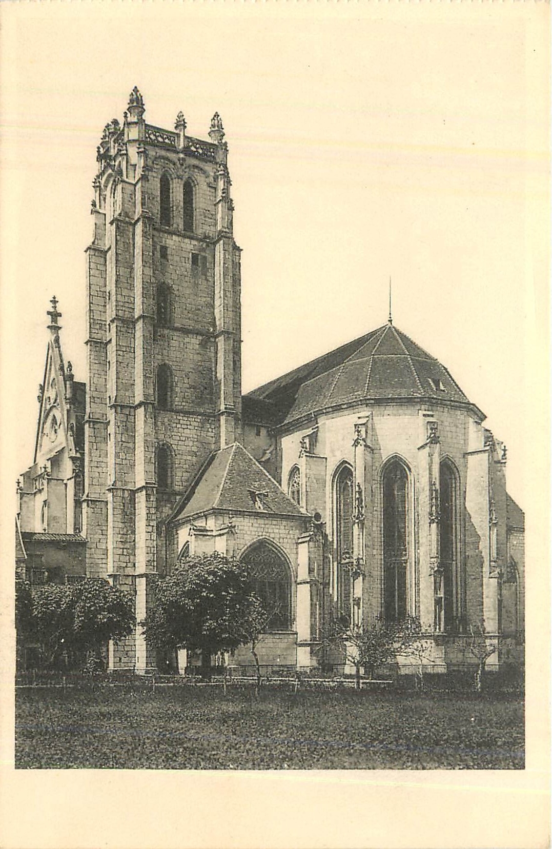 CPA Eglise de Brou le Chevet 