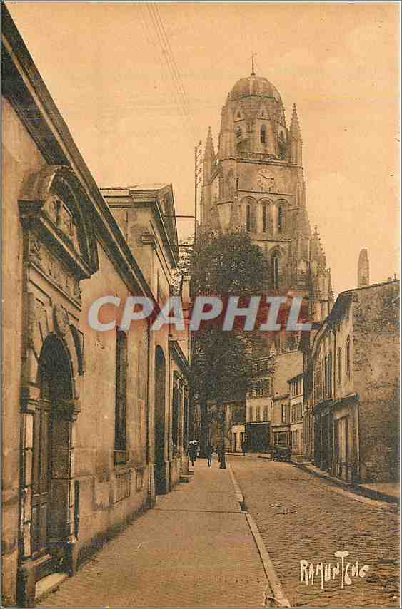 CPA Saintes Cathedrale St Pierre et le Musee 