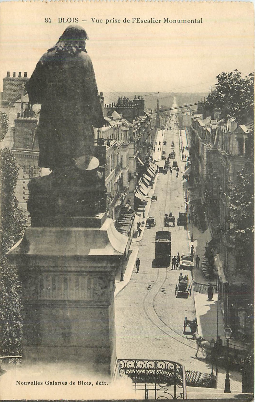 CPA Blois vue prise de l'Escalier Monumental 